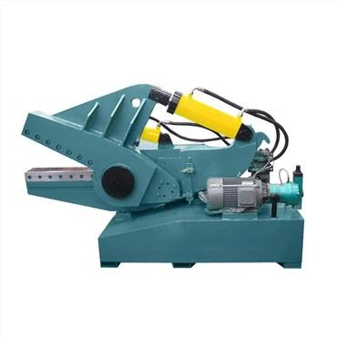 Stroj na strihanie šrotu