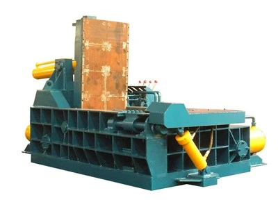 Ako funguje hydraulický lis na železný šrot?